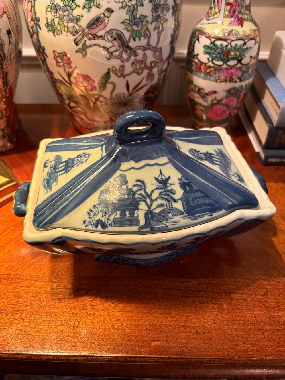 Blue Willow Decorative Porcelain Covered Dish- Classic GrandMillenial Home Decor - Picture 8 of 11